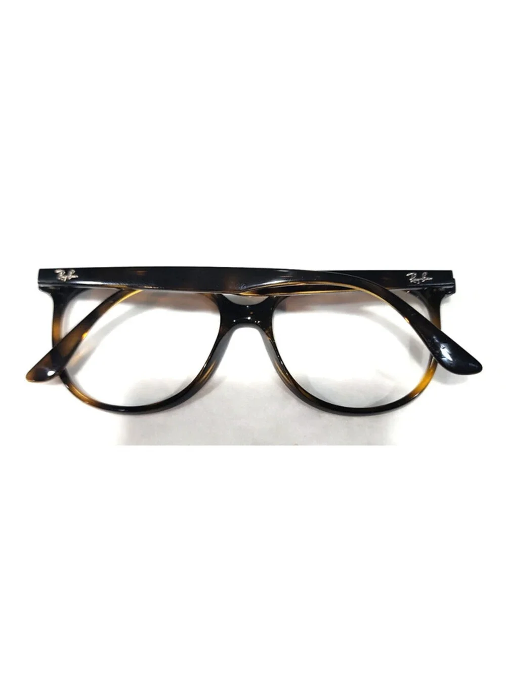 Ray-Ban scratches photos material