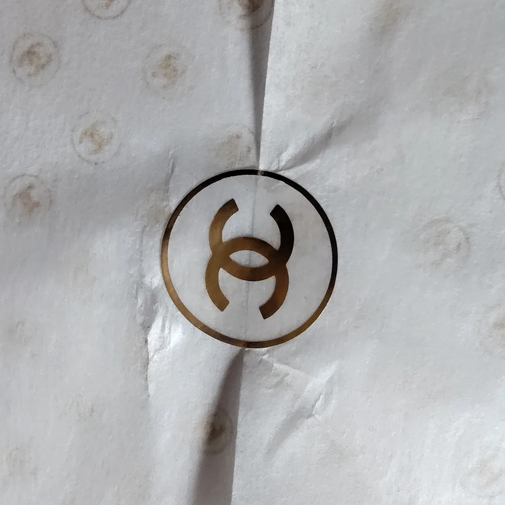 CHANEL refined piece