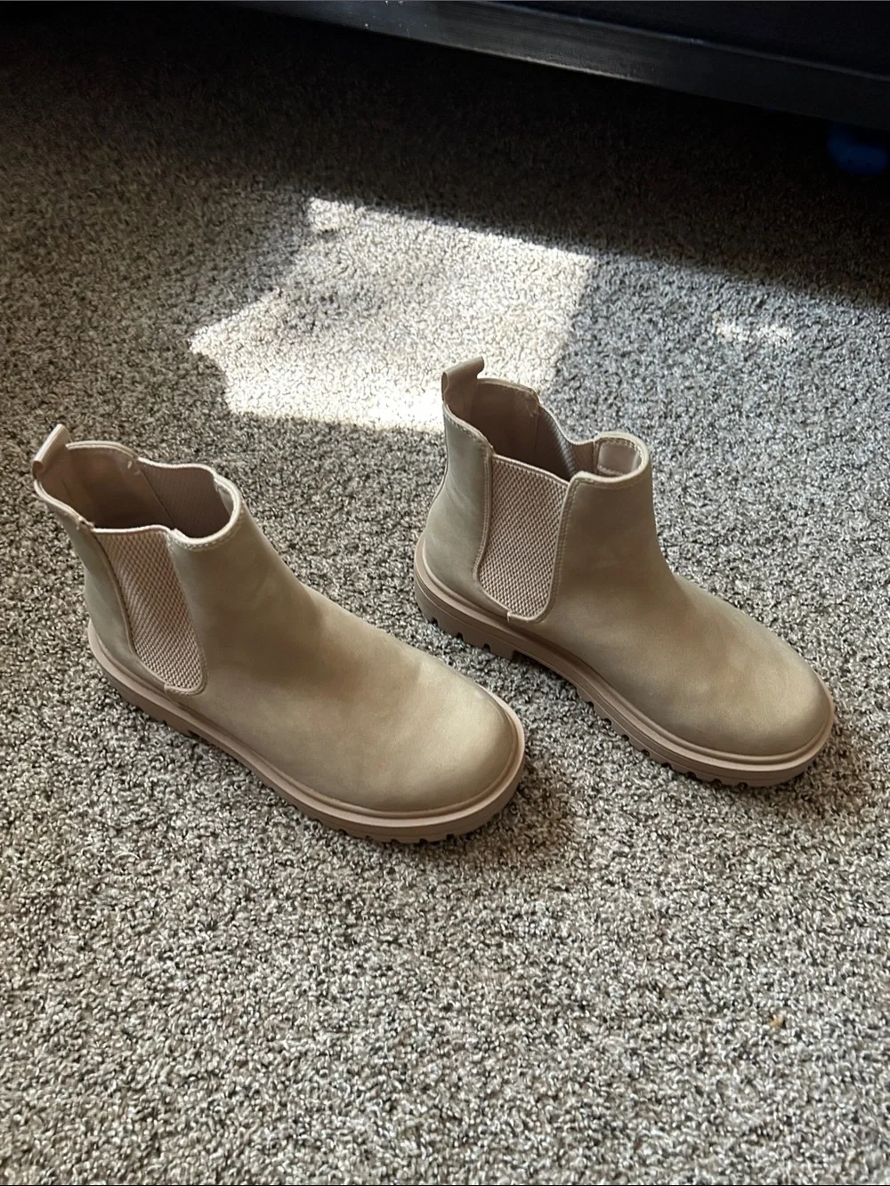 Soda beige elastic design