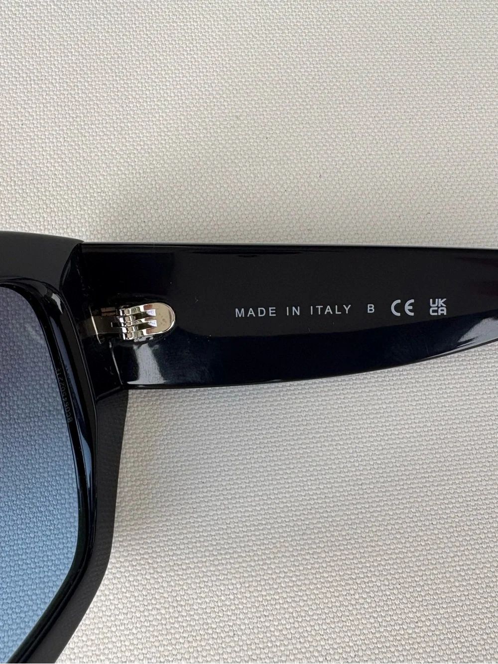 CHANEL stylish navy