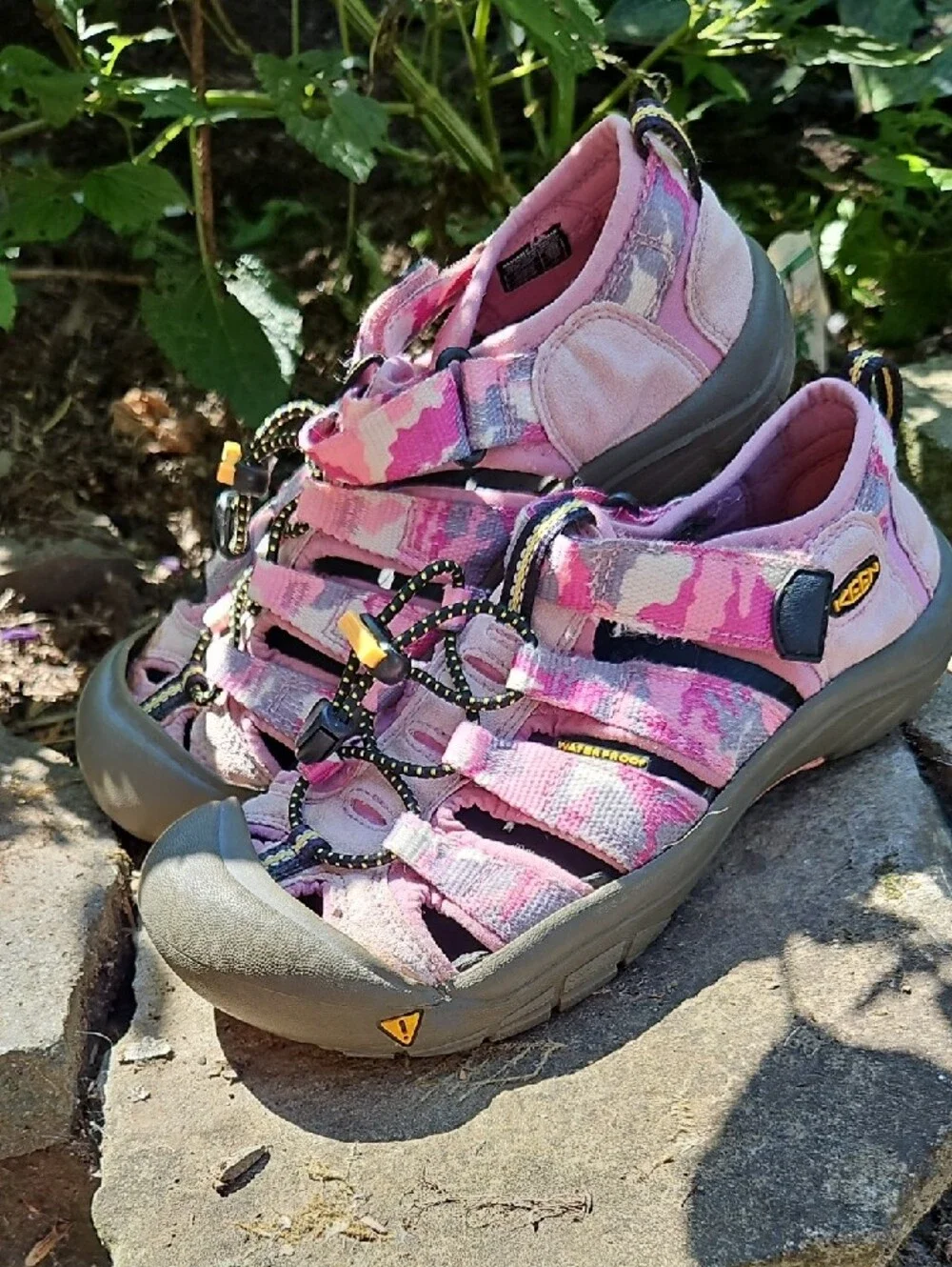 Keen sandals pink