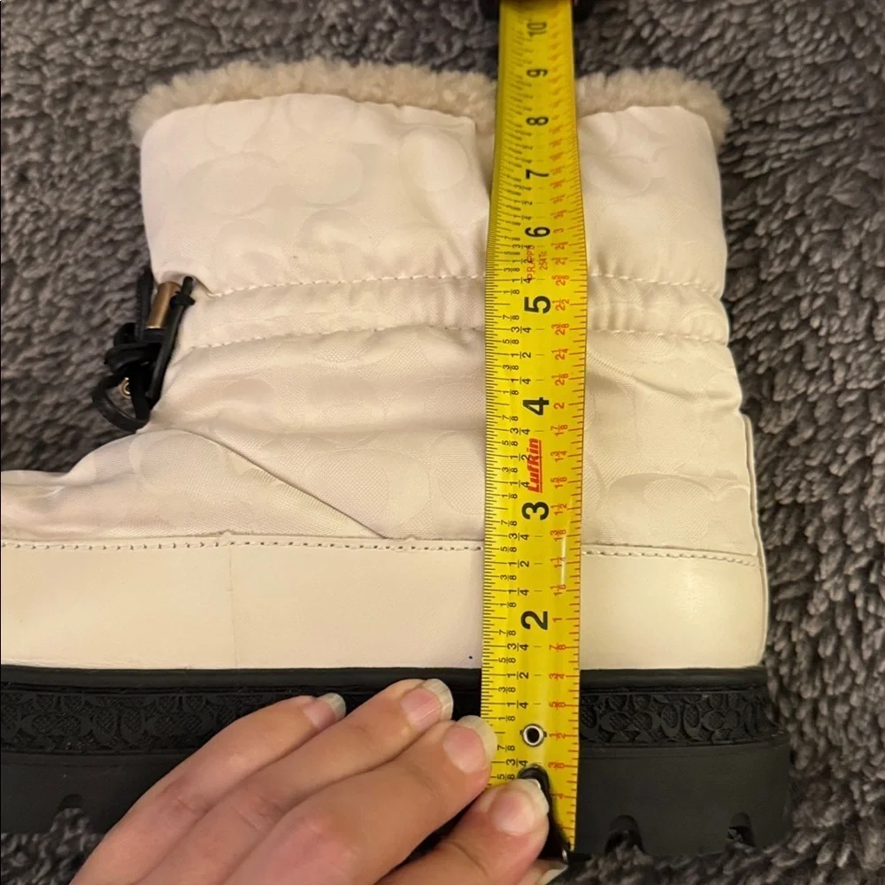 Coach elegant white