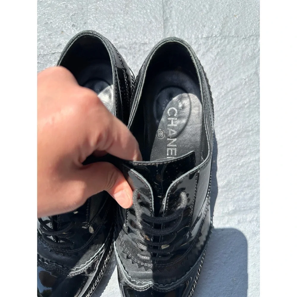 Chanel Black Leather Patent Chain Trim Wingtip Oxford Shoes womens 38.5