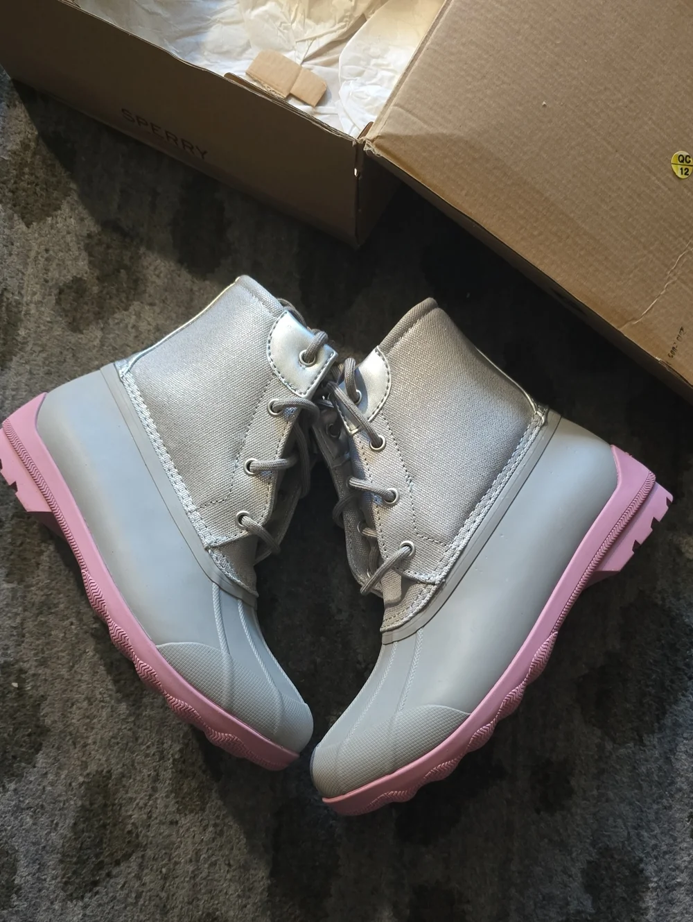 Sperry silver pink