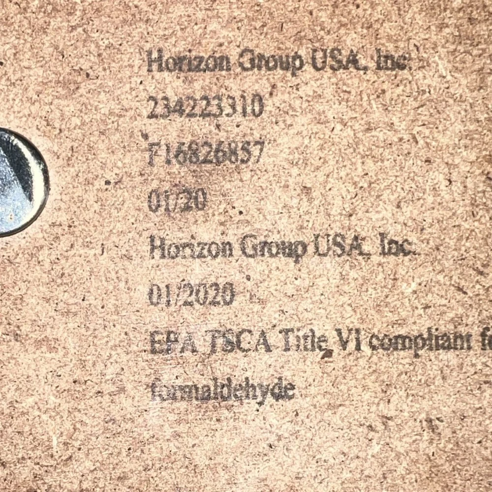 Horizon Group Usa wooden wall