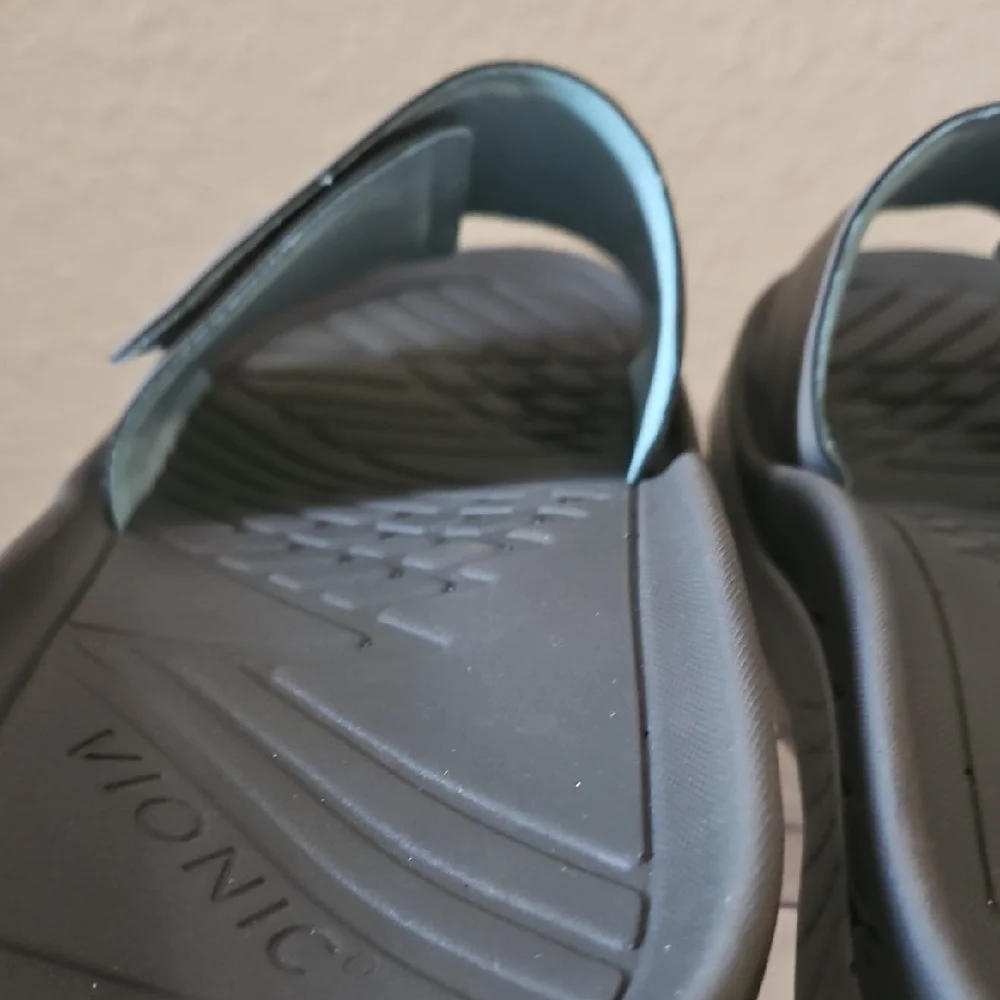 Vionic Unisex Charcoal Slide Sandals Size W 11/ M 9.5