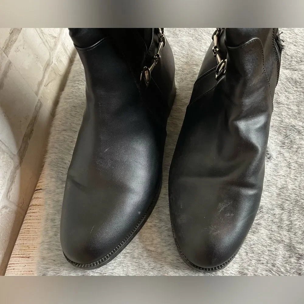 Unbranded black knee