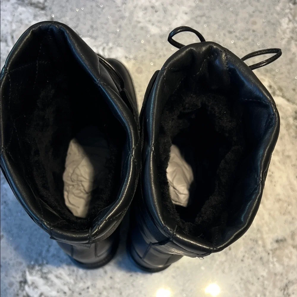 Aquatalia new pristine