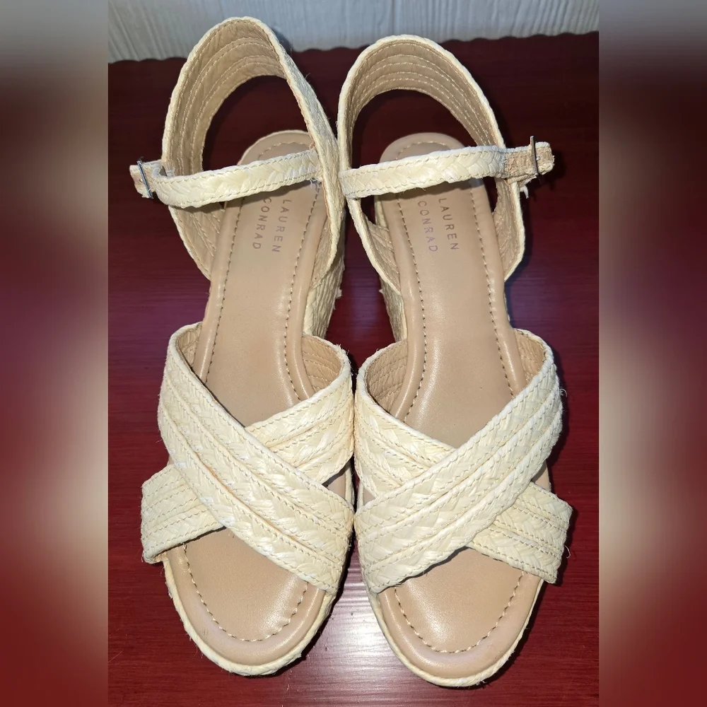 LC Lauren Conrad this listing