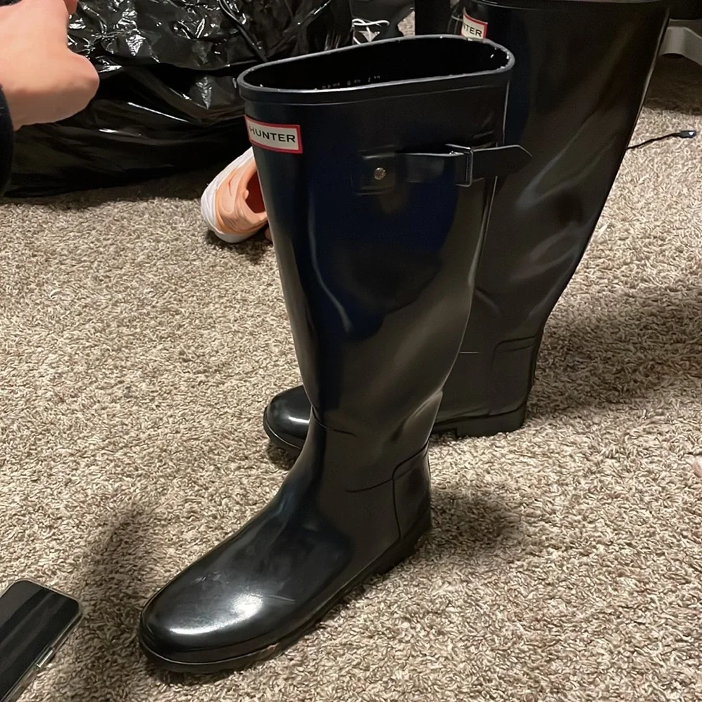 HUNTER Women’s Refined Gloss Rain Boots 9 Black