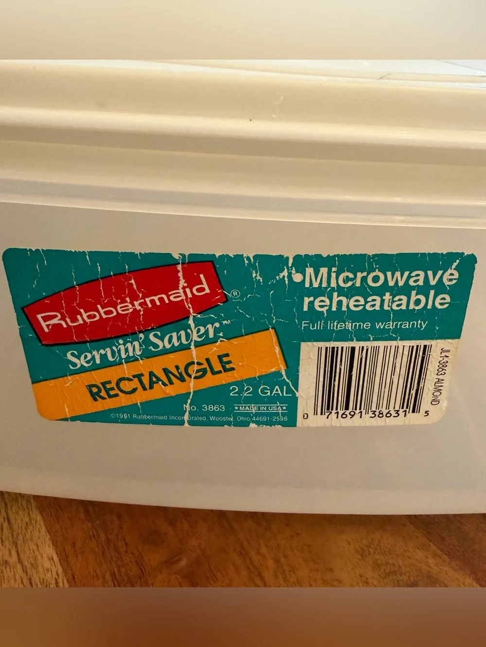 Rubbermaid two vintage