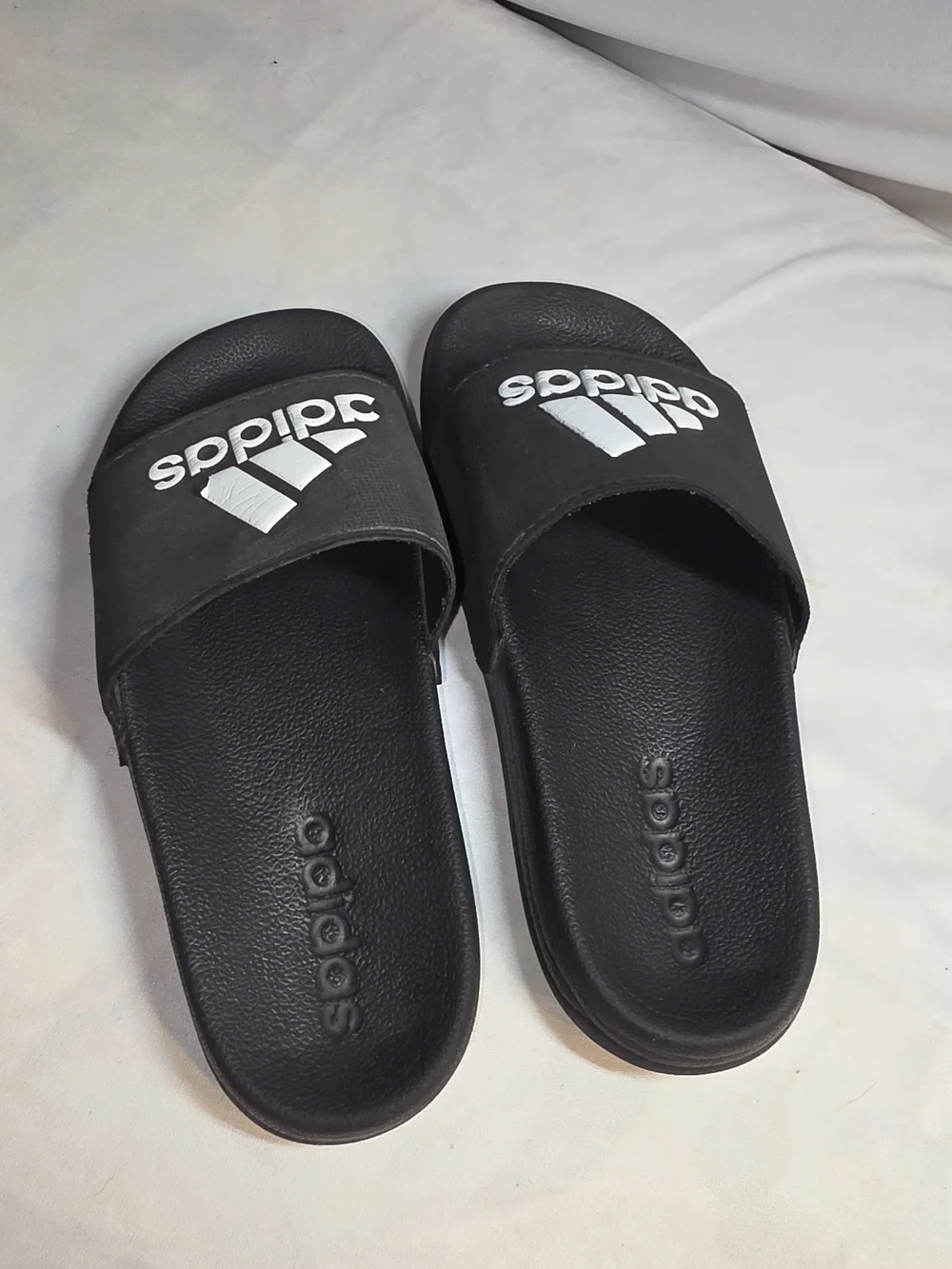 adidas lightweight slip