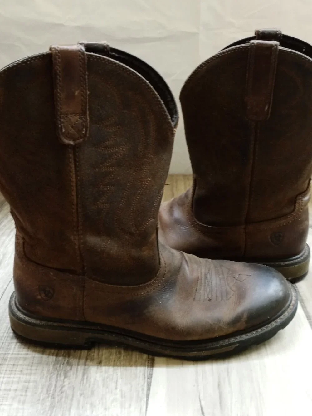 ARIAT 9.5 EE Men's Boots No Lace