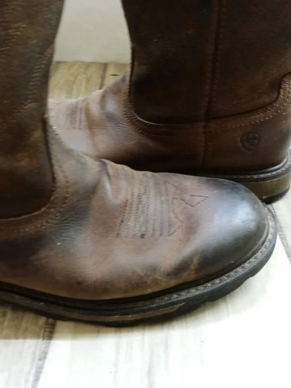Ariat good preowned