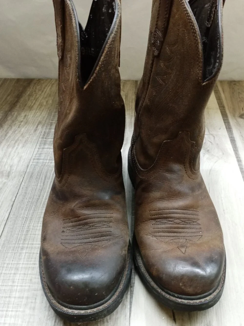Ariat good preowned