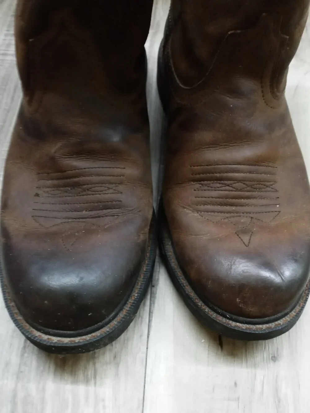 Ariat good preowned