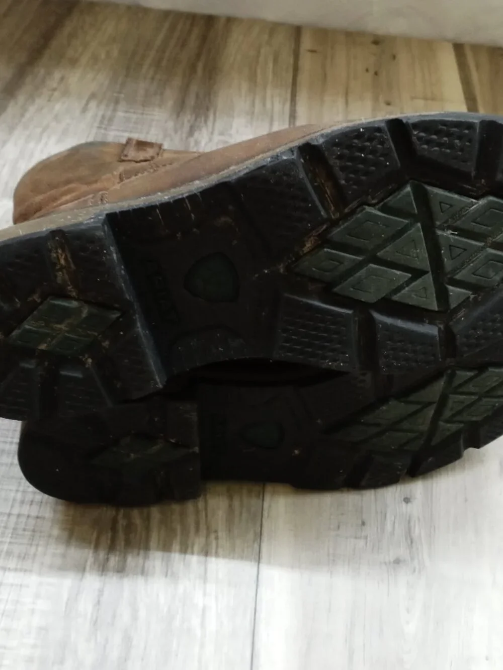Ariat good preowned