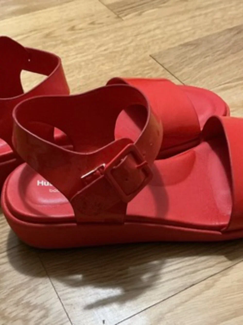 Hush Puppies buckle material sole
