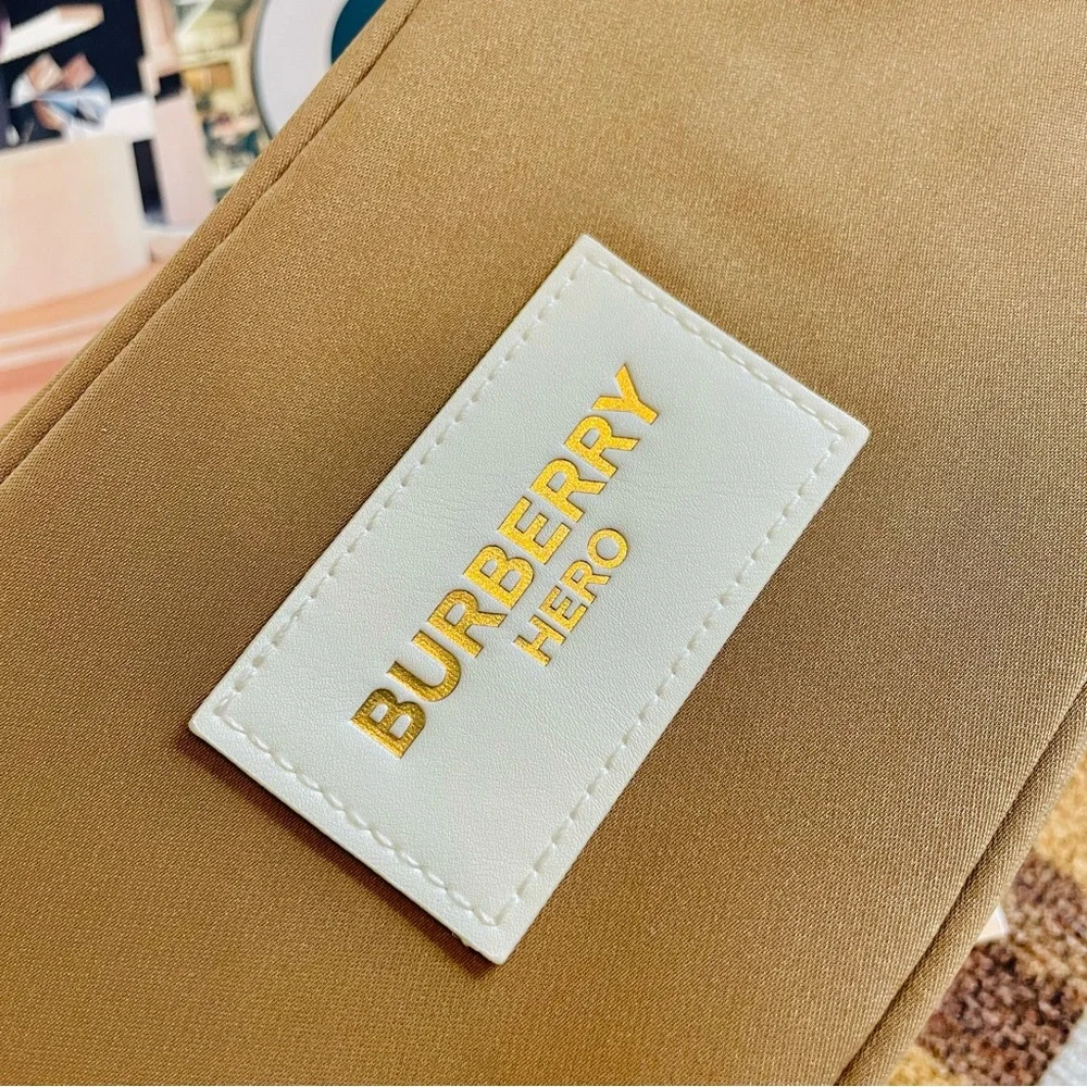 Burberry zip pouch