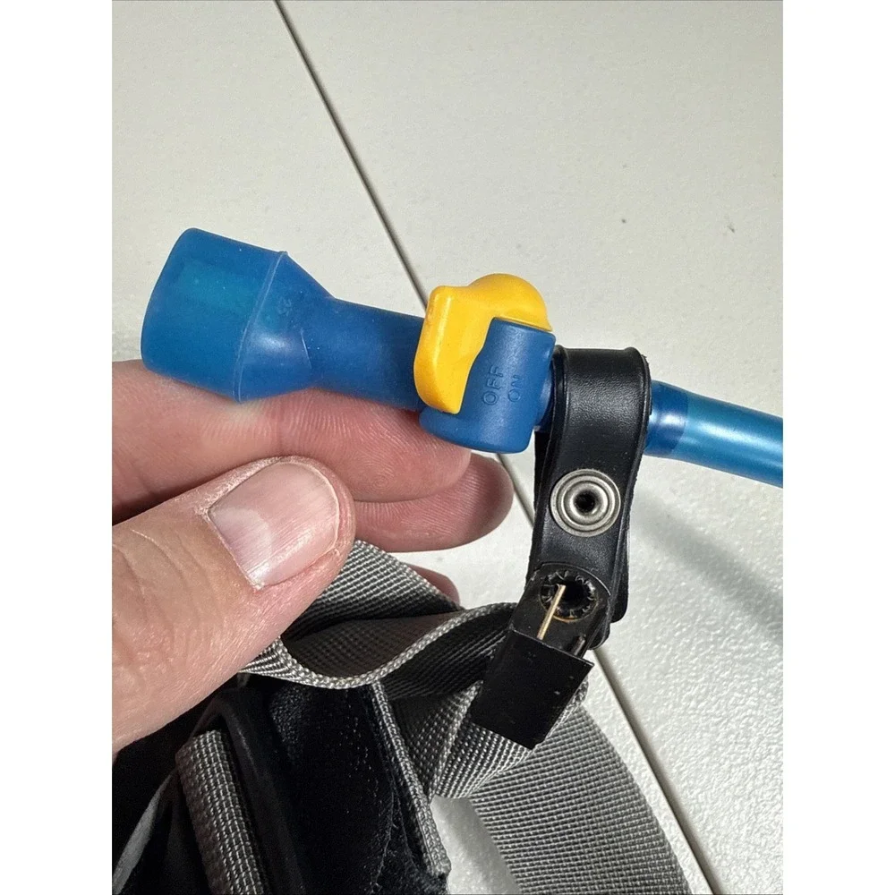 Camelbak gray 45