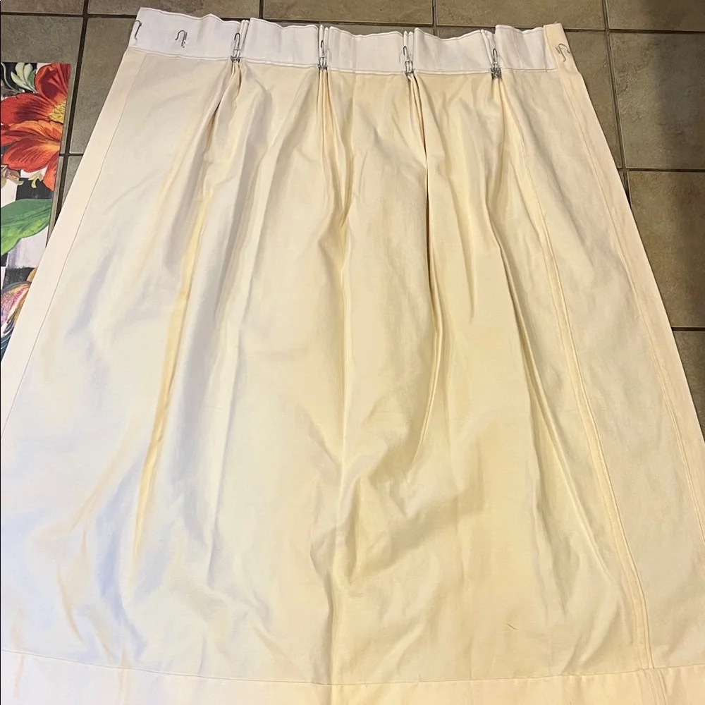Custom pinch pleated