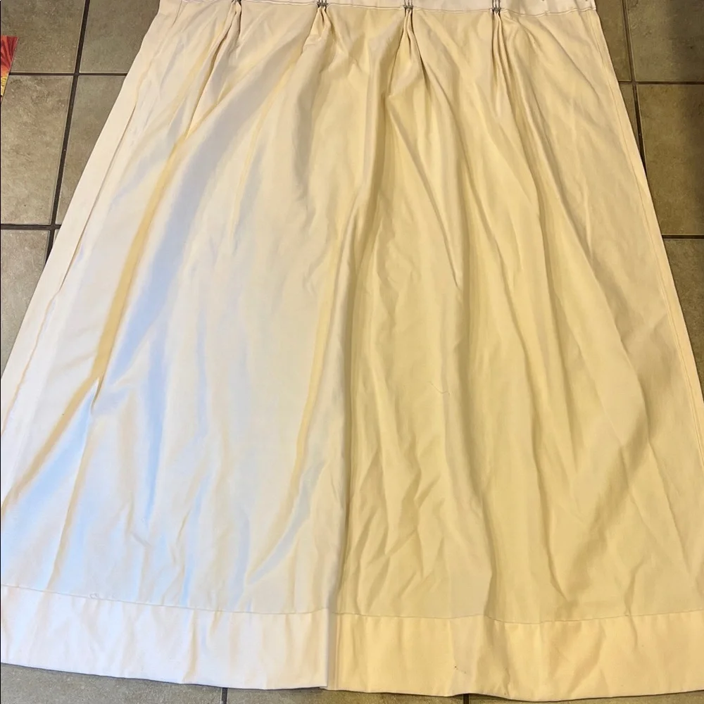 Custom pinch pleated