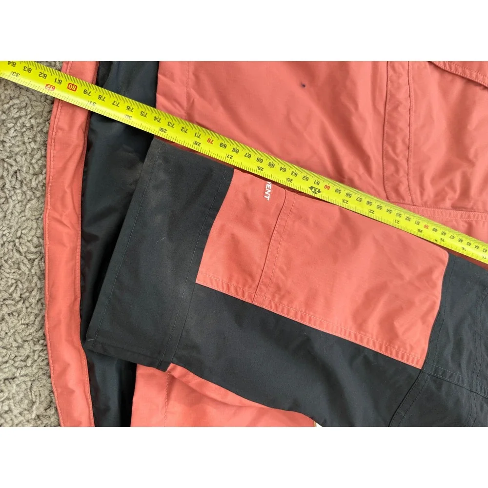 The North Face season ensures zip
