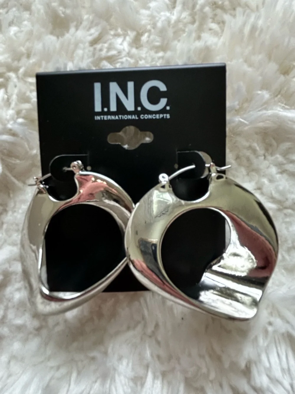 INC International Concepts inc international