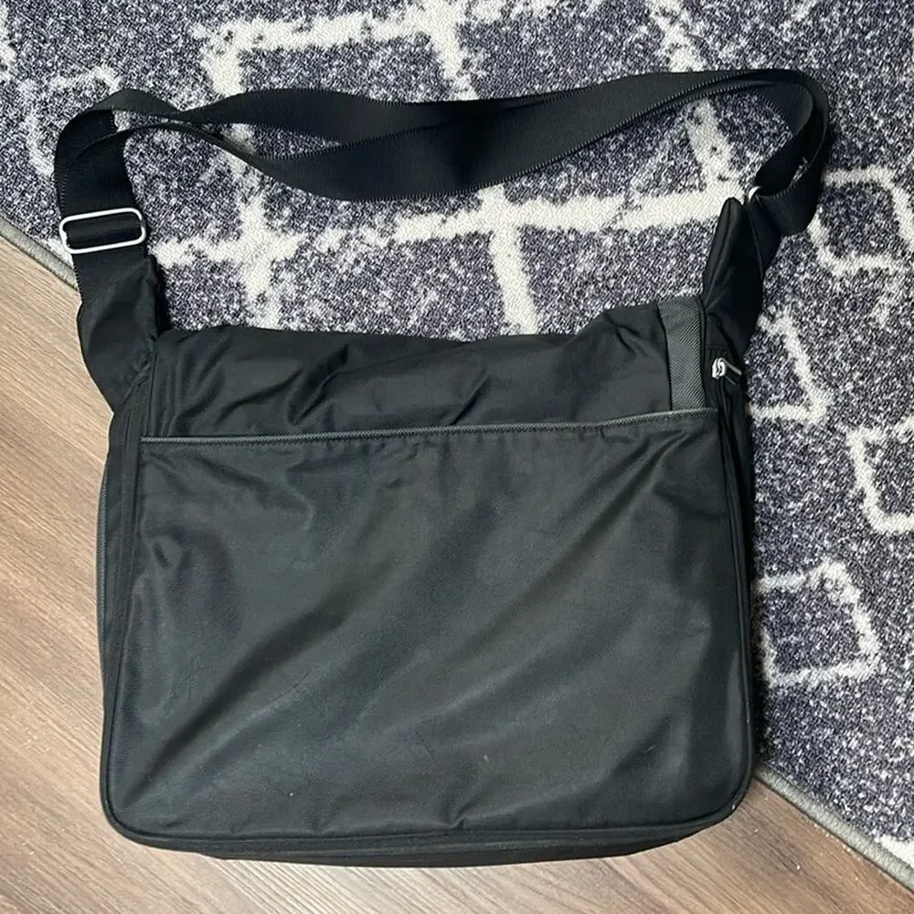 Tumi excellent black