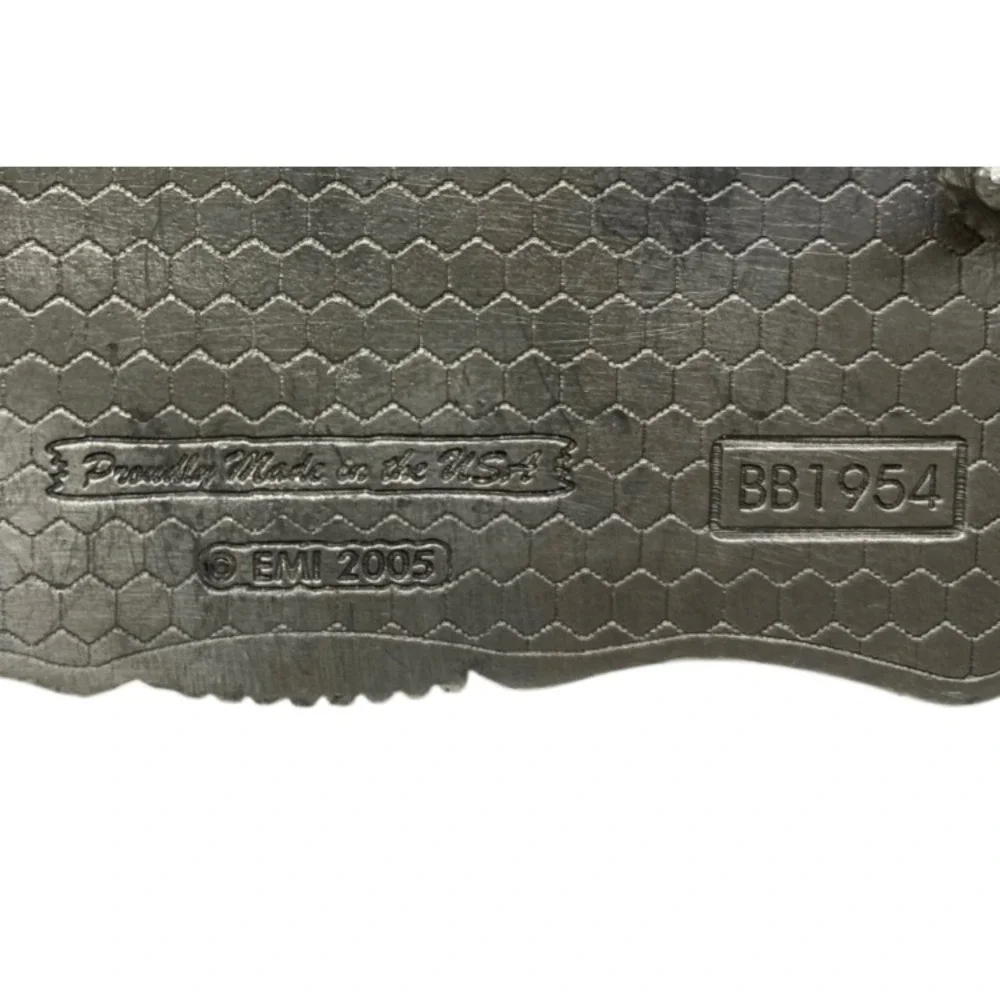 The Unbranded Brand vintage 2005