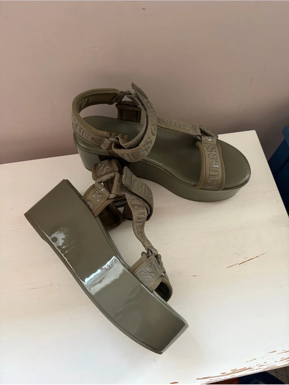 Guess chunky platform