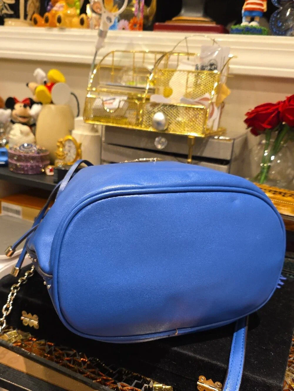 Guess bucket style