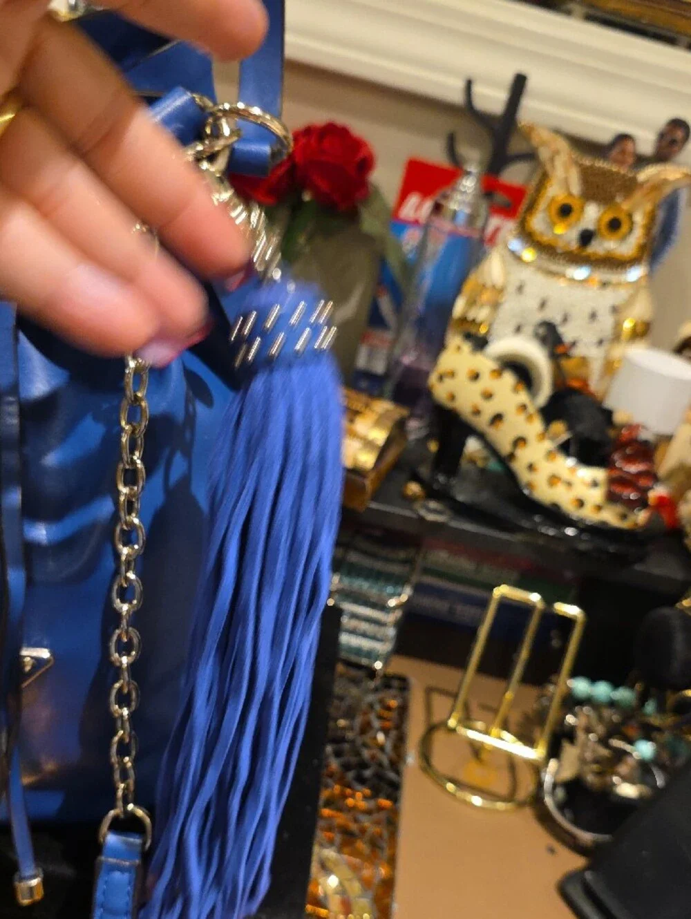 Guess bucket style
