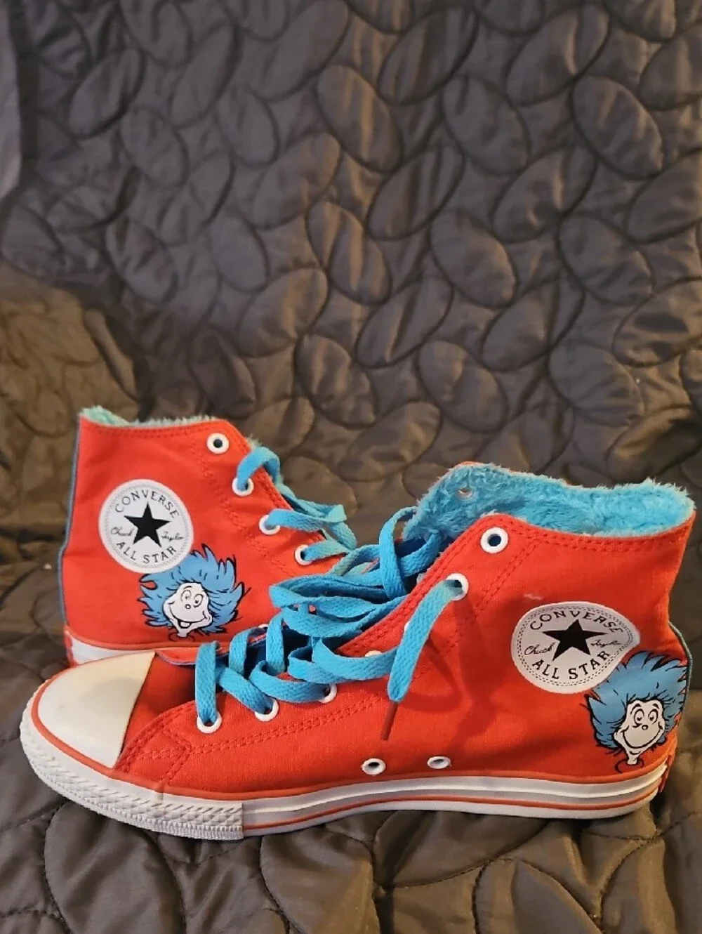 Converse playful kids