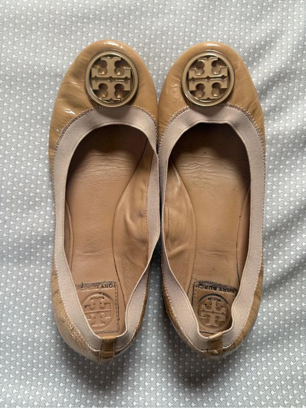 Tory Burch Beige Patent Leather Logo Ballet Flats