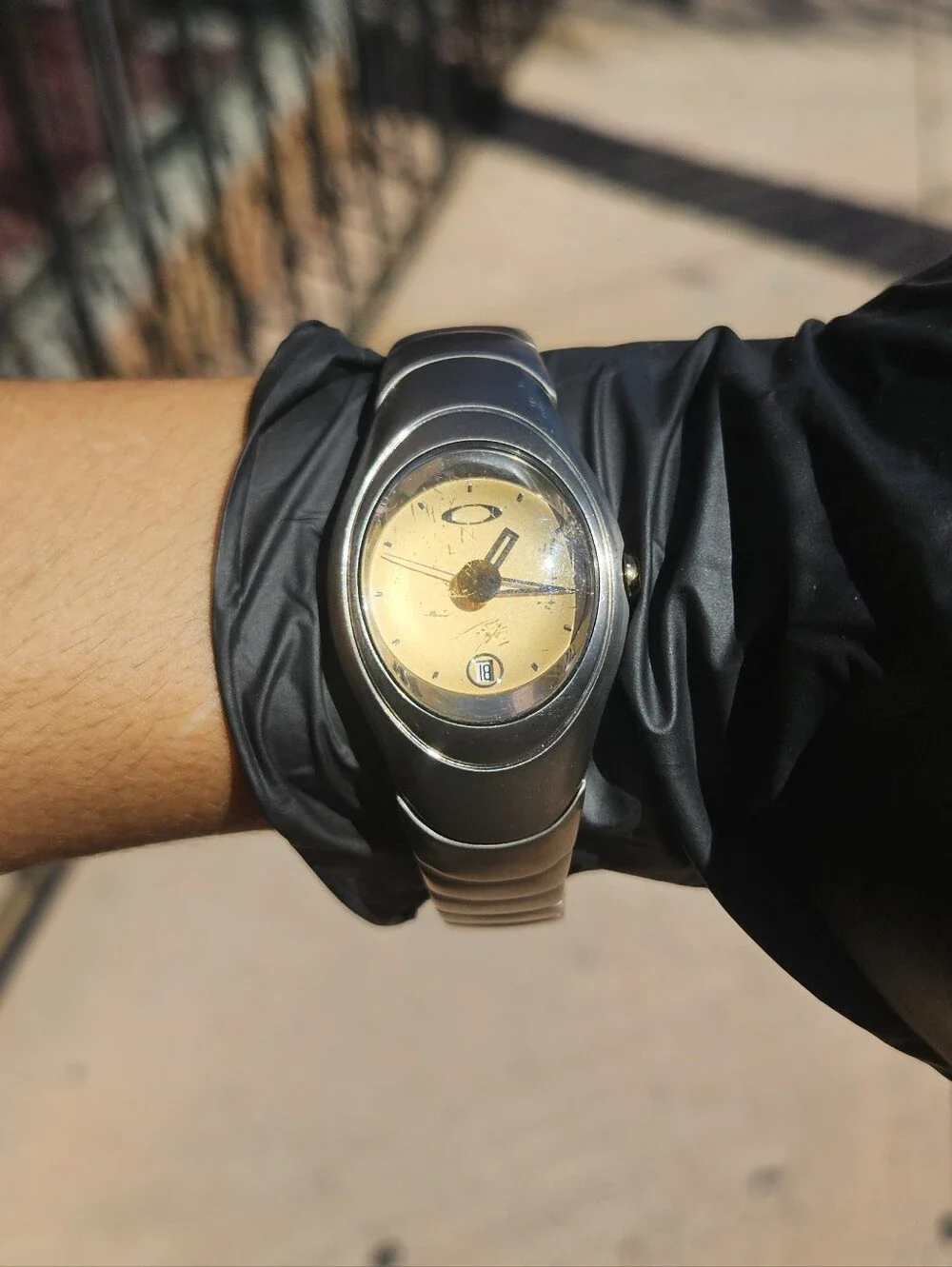 Oakley wristwatch warm
