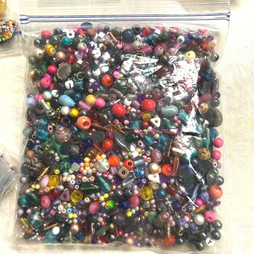 Unbranded beads crafting