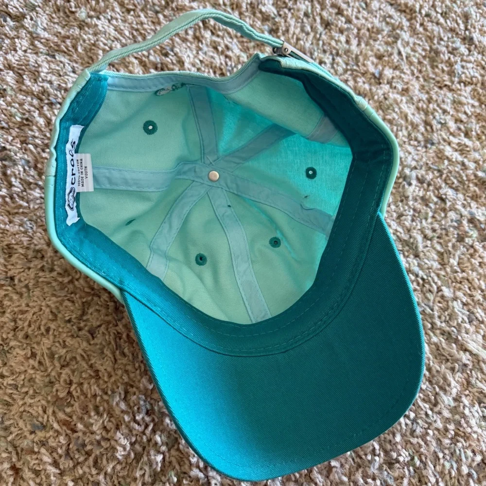 CROCS nwt cap