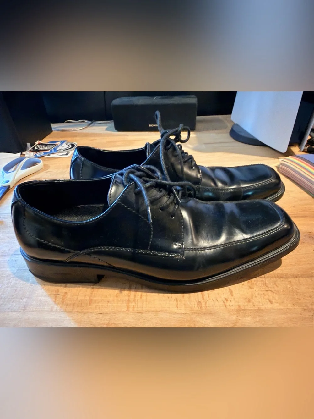 Kenneth Cole Reaction polished black