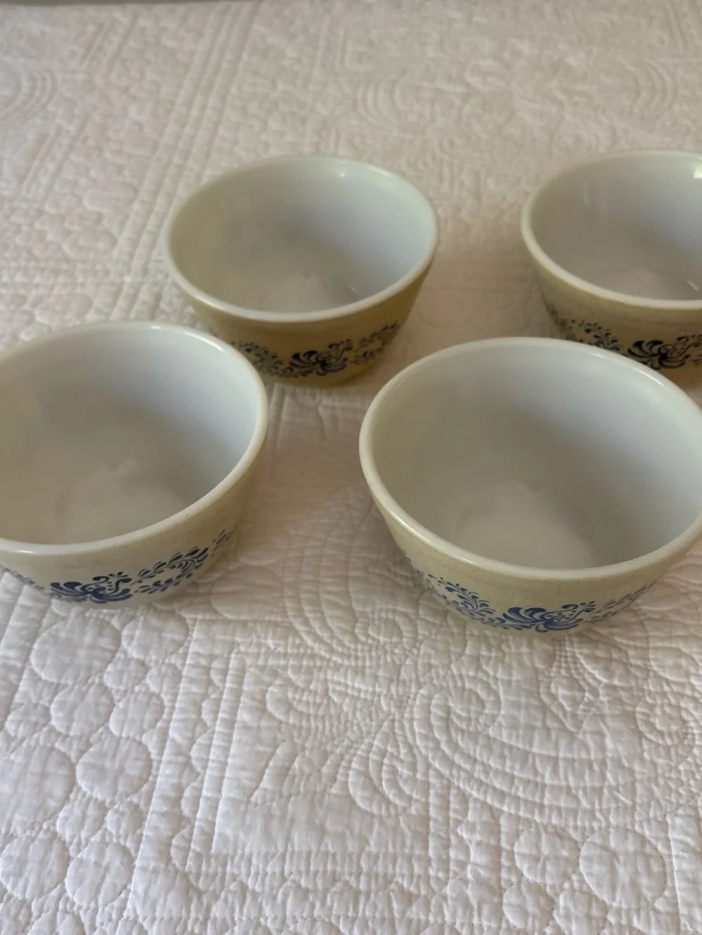 Pyrex Beige and Blue Stoneware Mixing Bowls Set