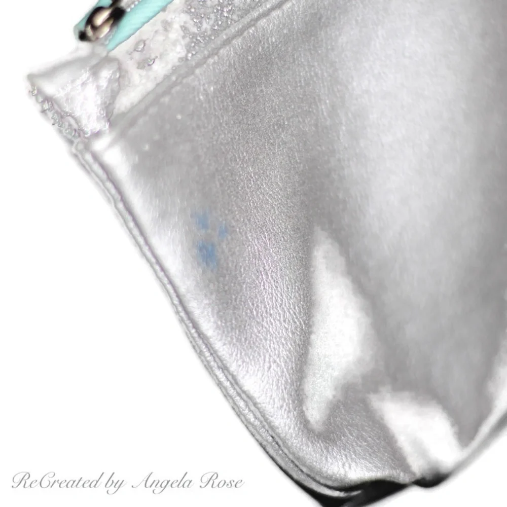 ipsy silver blue