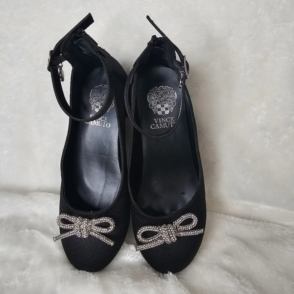 Vince Camuto pre owned