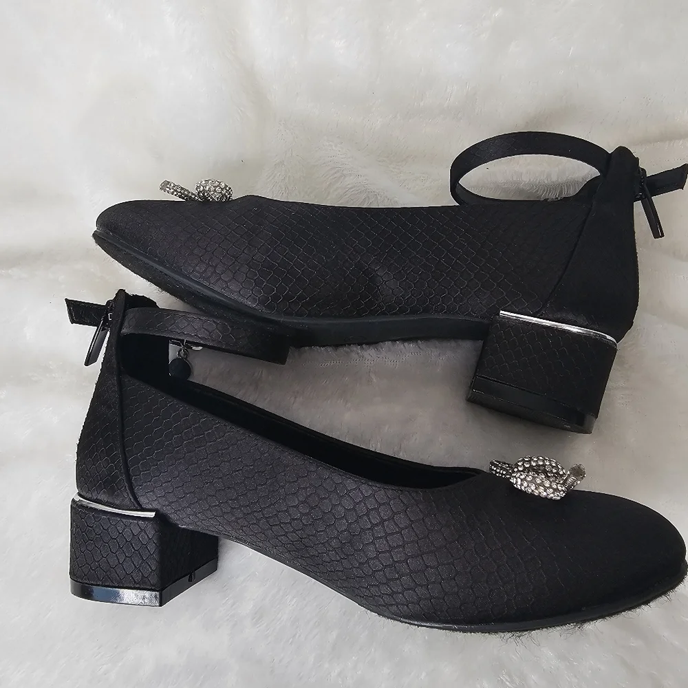 Vince Camuto pre owned
