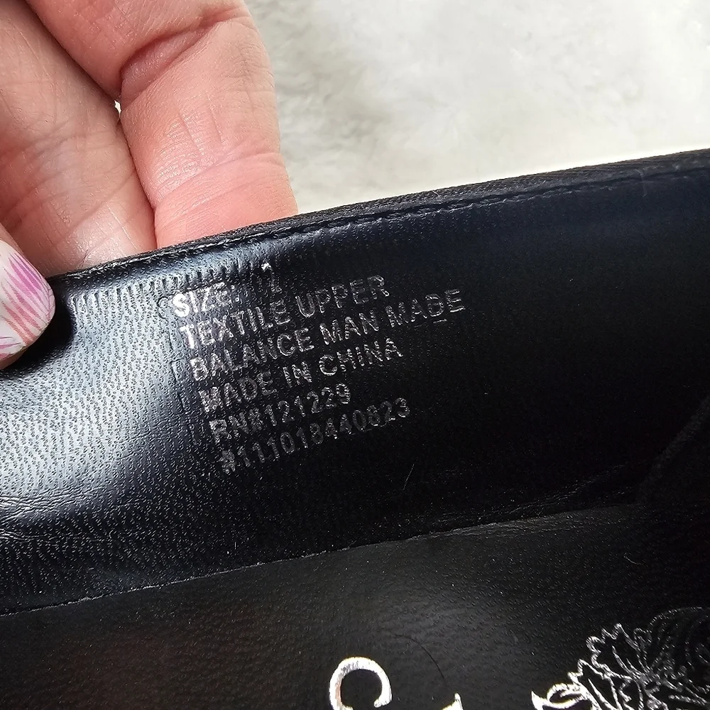 Vince Camuto pre owned