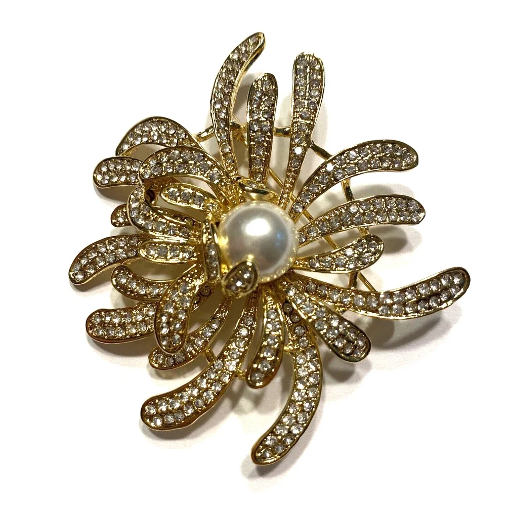 Vintage gorgeous brooch