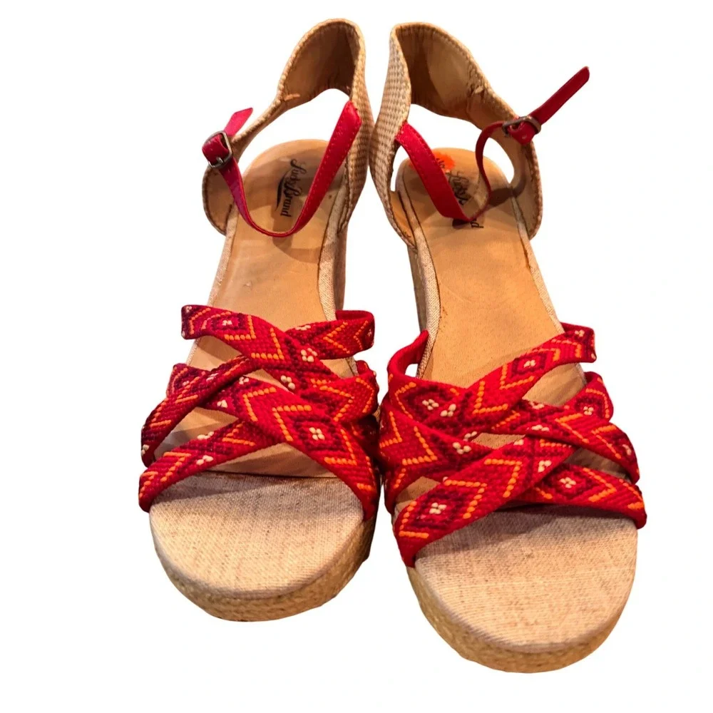 Lucky Brand message red