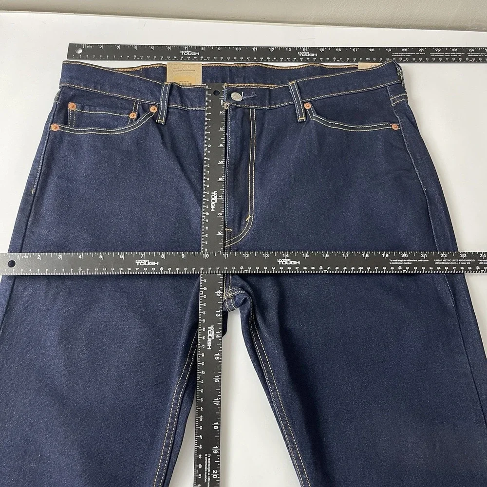 Levis sizing title