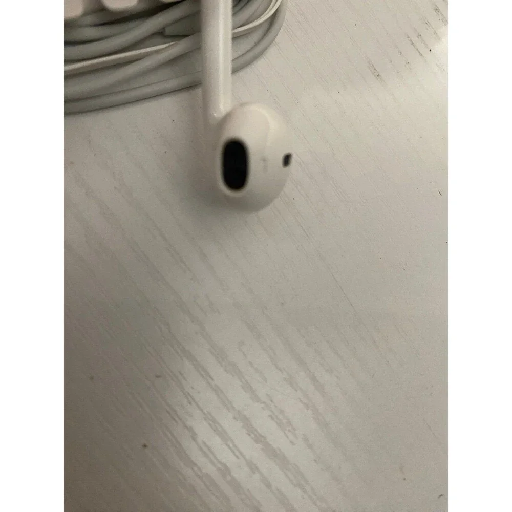 Apple genuine earpods