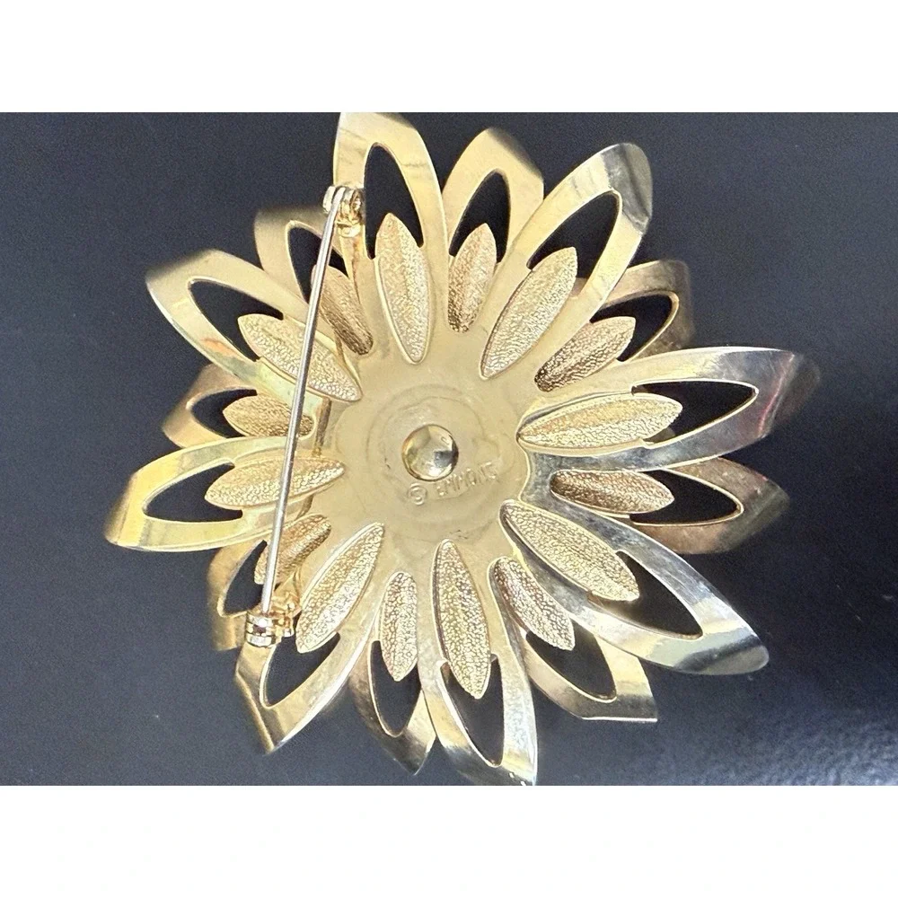 Emmons brooch pin