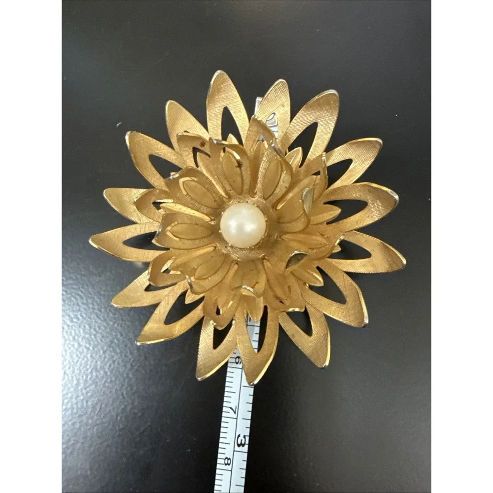Emmons brooch pin